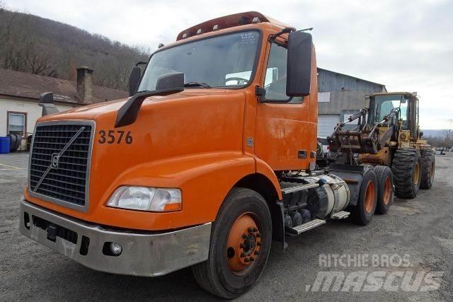 Volvo VNM64T Chassis