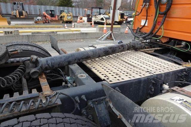 Volvo VNM64T Chassis