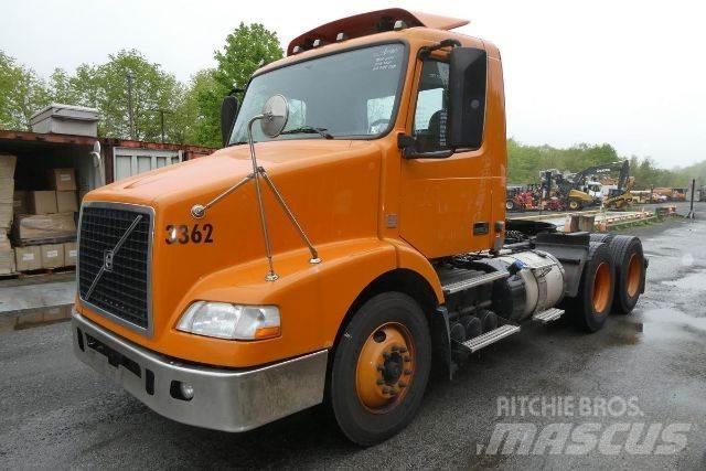 Volvo VNM64T Chassis