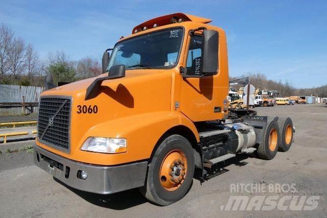Volvo VNM64T Chassis