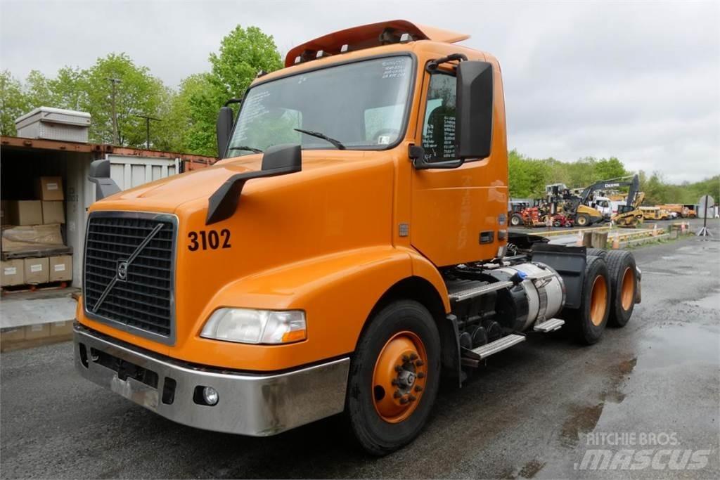 Volvo VNM64T Chassis