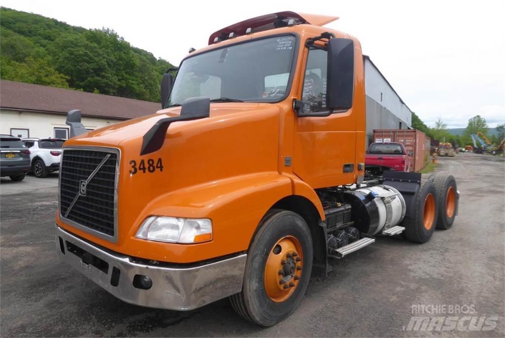 Volvo VNM64T Chassis