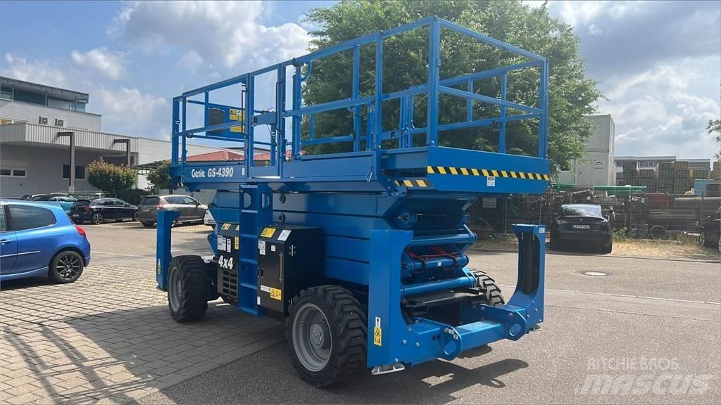 Genie GS-4390RT Saxlifte