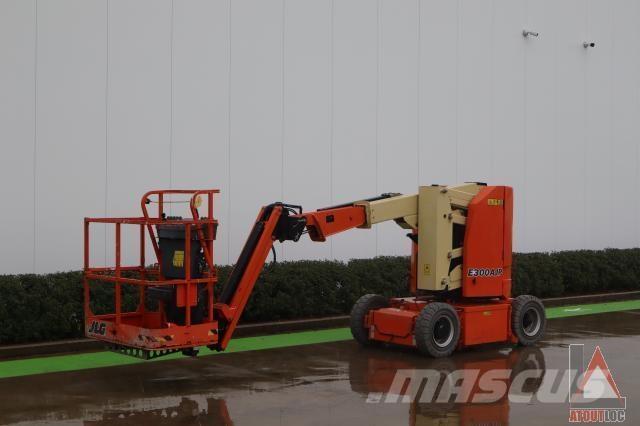 JLG E300AJP Bomlifte med knækarm