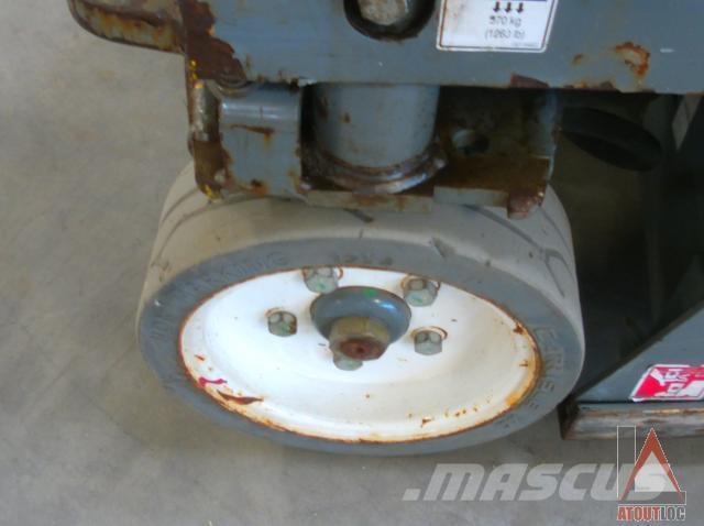 SkyJack SJ3219 Bomlifte med knækarm