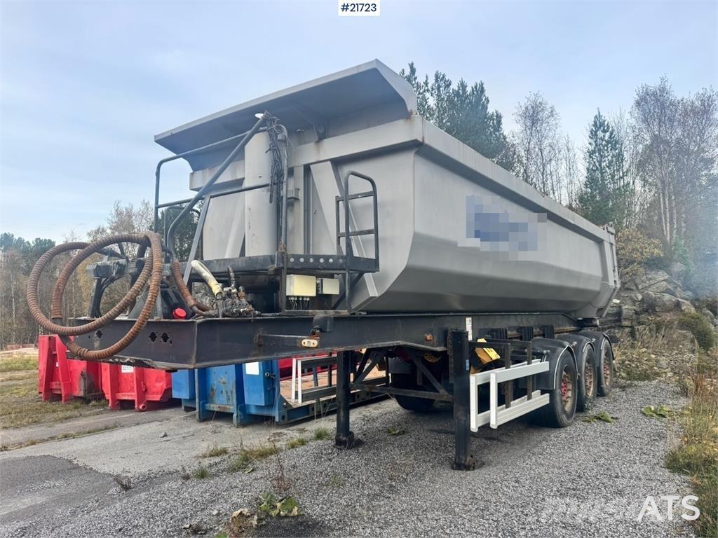 Carnehl Tippsemi. Semi-trailer med tip