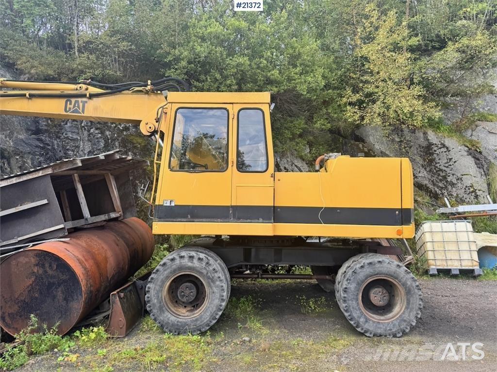 CAT 212B Gravemaskiner på hjul