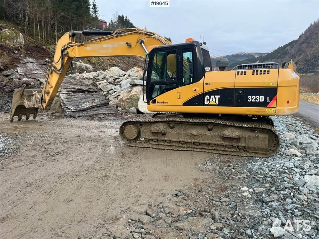 CAT 323D Gravemaskiner på larvebånd