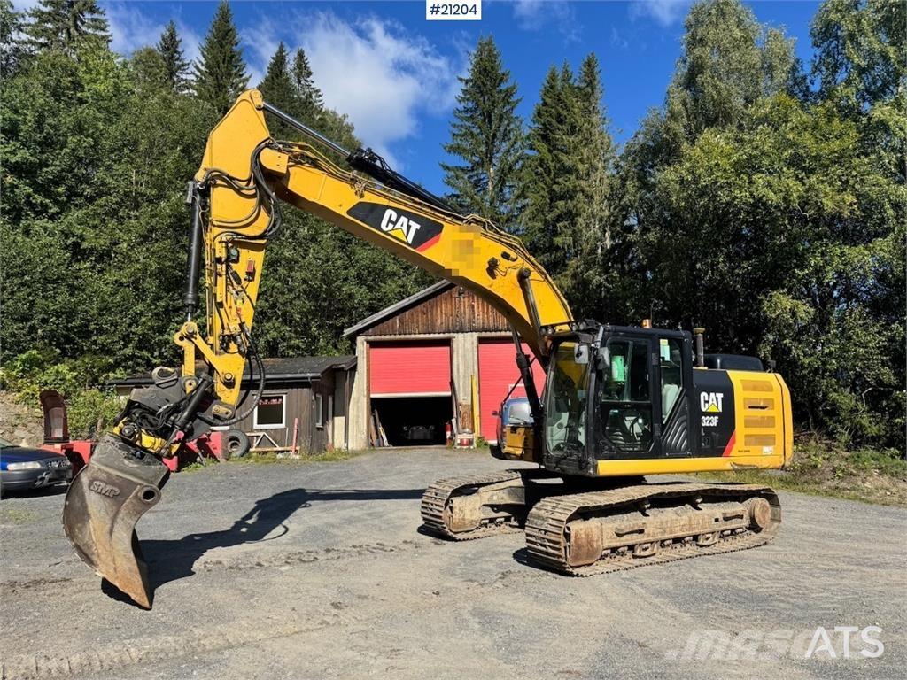 CAT 323FL Gravemaskiner på larvebånd
