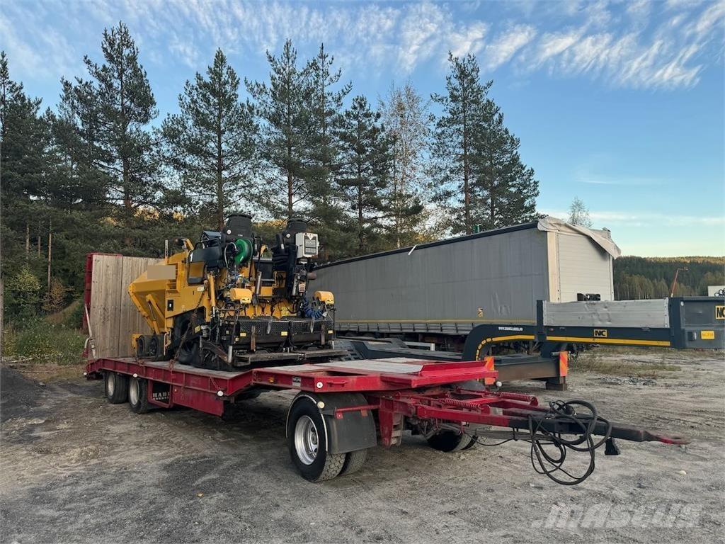 CAT AP 300 Asfaltudlæggere