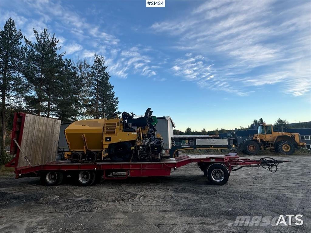 CAT AP 300 Asfaltudlæggere