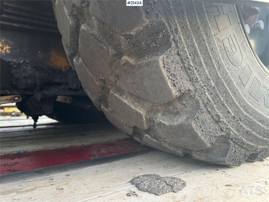 CAT AP 300 Asfaltudlæggere