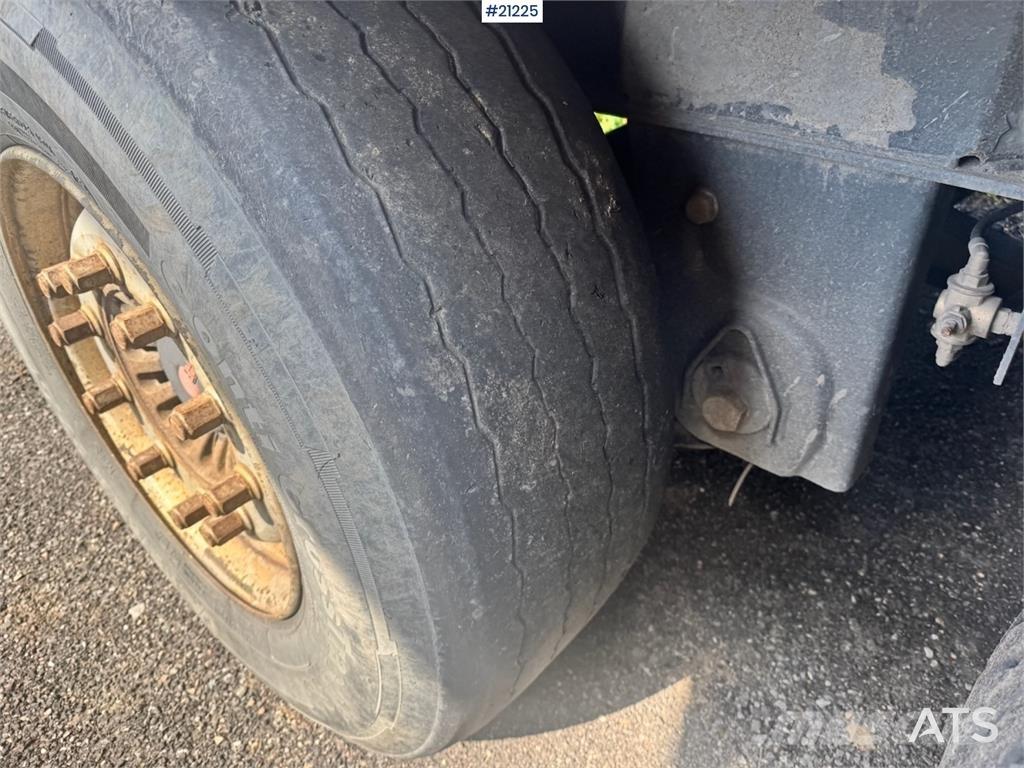 Maur Trailer. Anhænger med tip