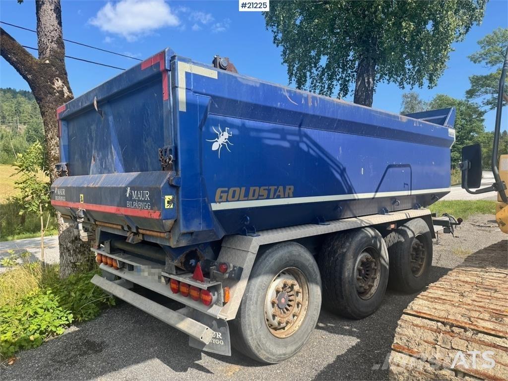 Maur Trailer. Anhænger med tip