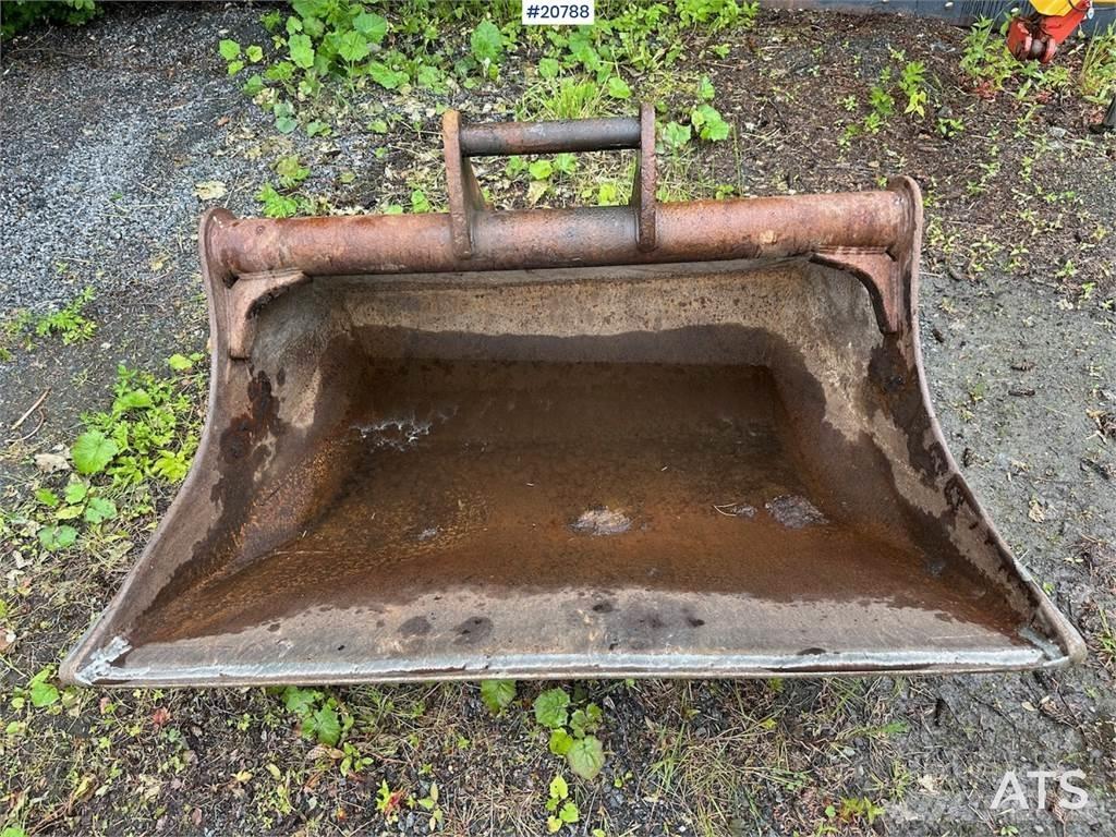 New Holland ST 135 Gravemaskiner på larvebånd