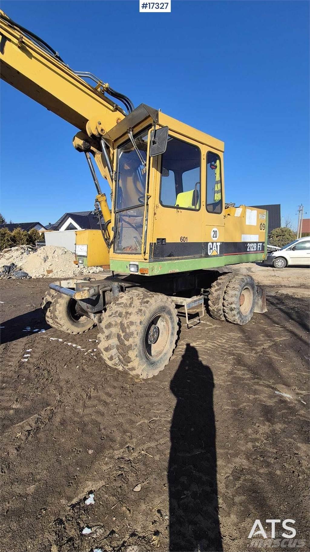 CAT 212BFT Gravemaskiner på hjul