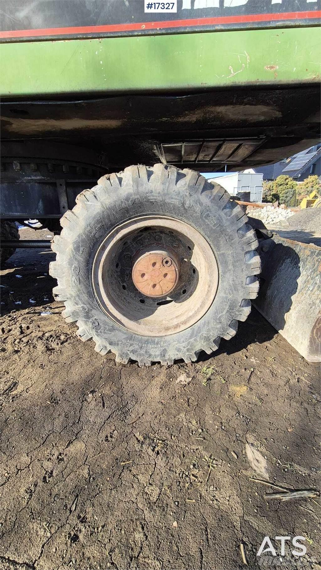CAT 212BFT Gravemaskiner på hjul