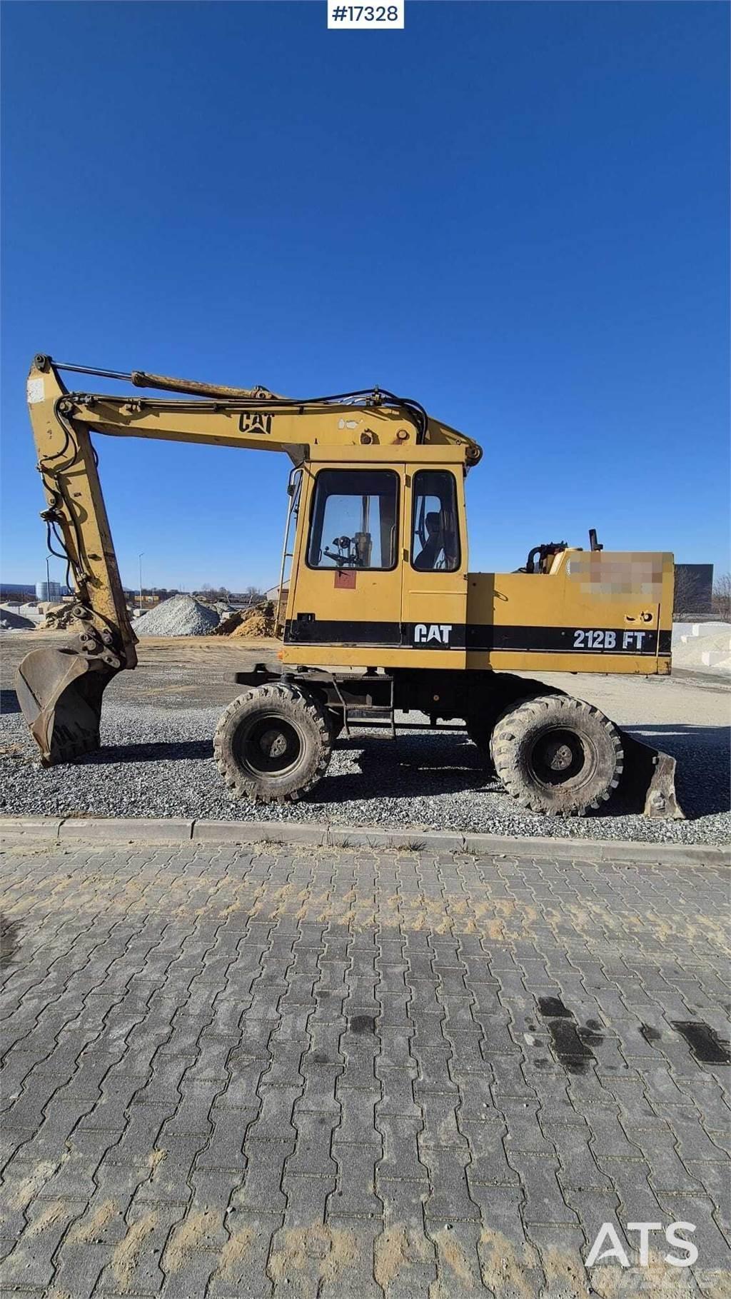 CAT 212BFT Gravemaskiner på hjul