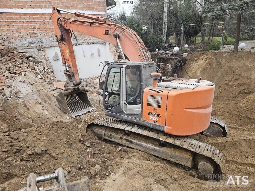 Hitachi ZX225 LC Gravemaskiner på larvebånd