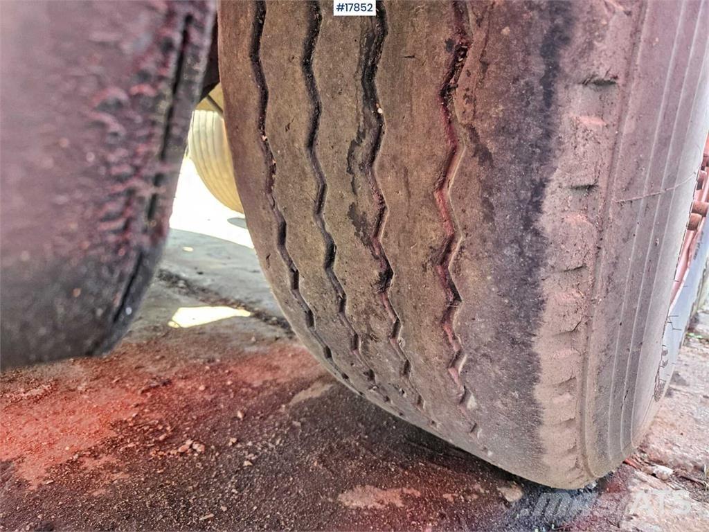 Invepe SR 8 Semi-trailer med tip