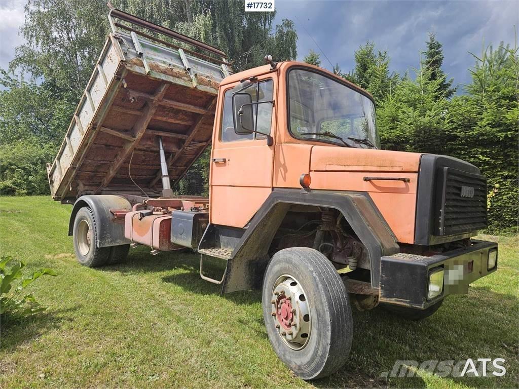 Iveco  Lastbiler med tip