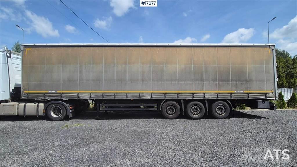 Kögel S-24 Semi-trailer med Gardinsider