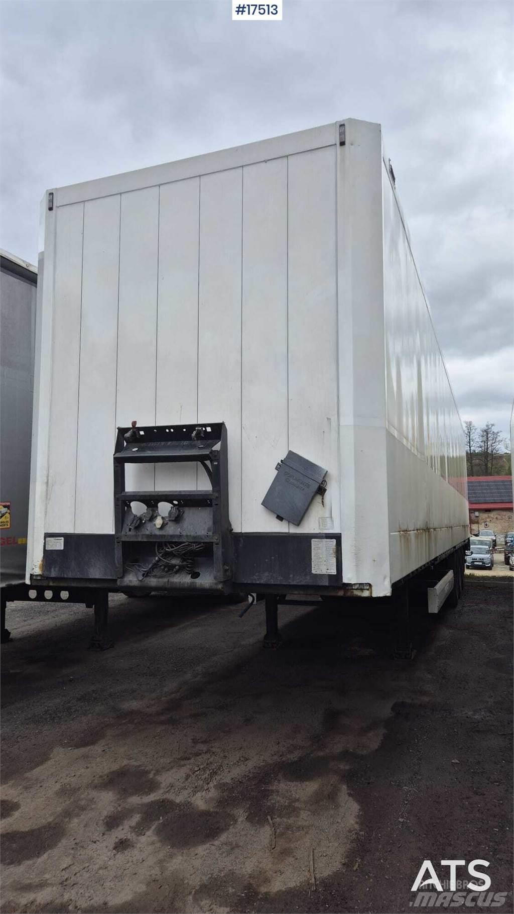 Krone SD Semi-trailer med Gardinsider