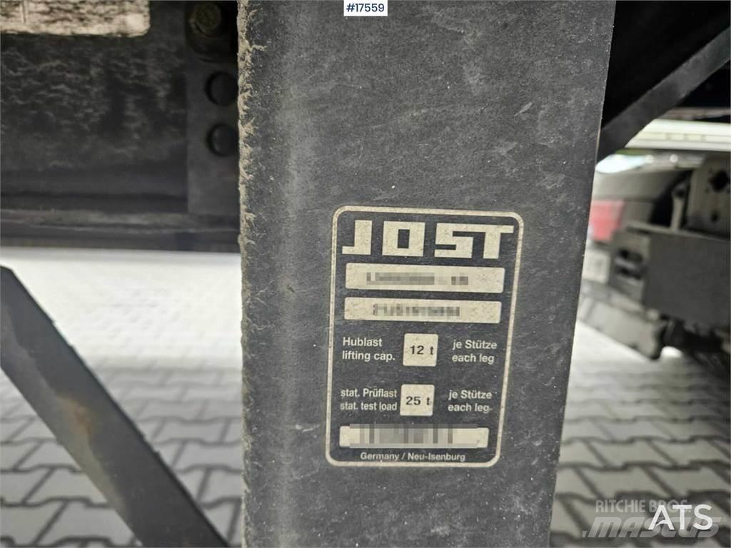 Krone SDK 27 Semi-trailer med Gardinsider