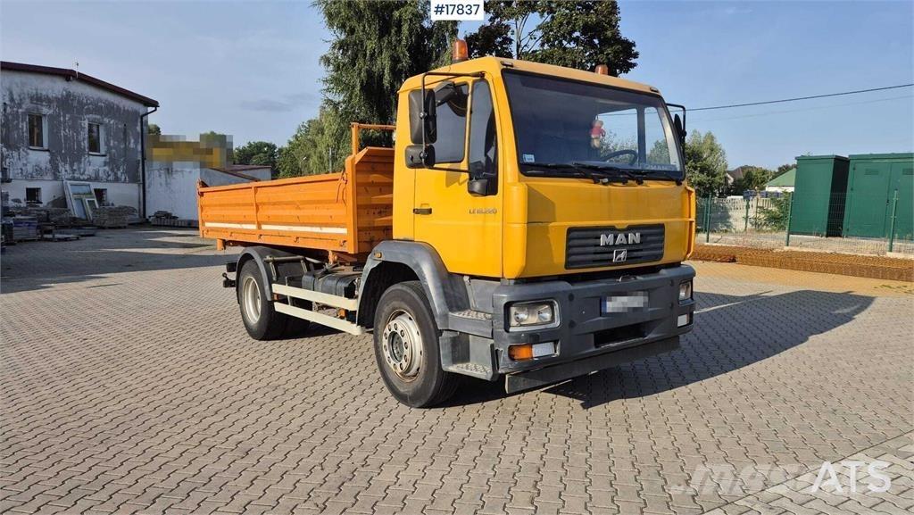 MAN 18.225 LC Lastbiler med tip