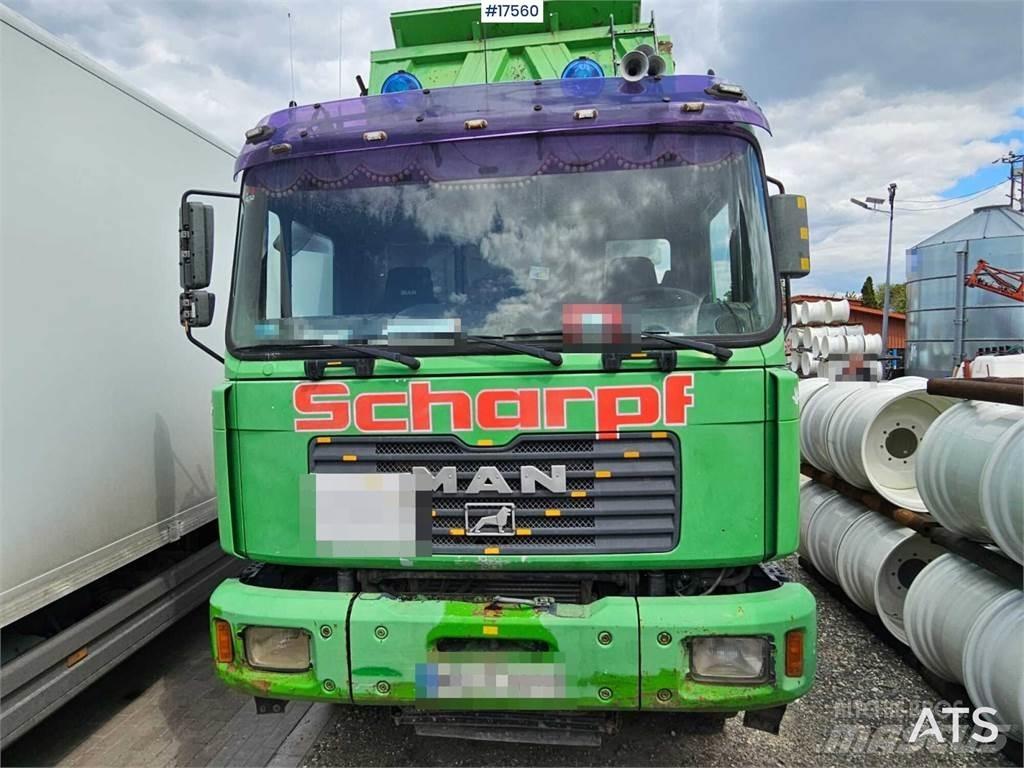 MAN F2000 Lastbiler med tip