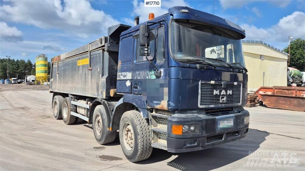 MAN F2000 Lastbiler med tip