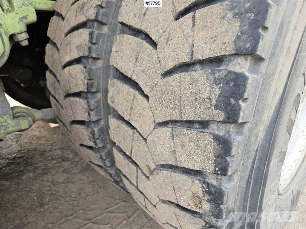 Scania P 340 Lastbil med kran