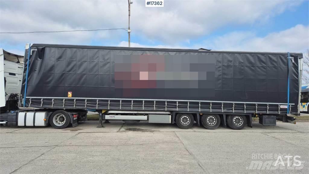 Schmitz Cargobull Semi-trailer med Gardinsider