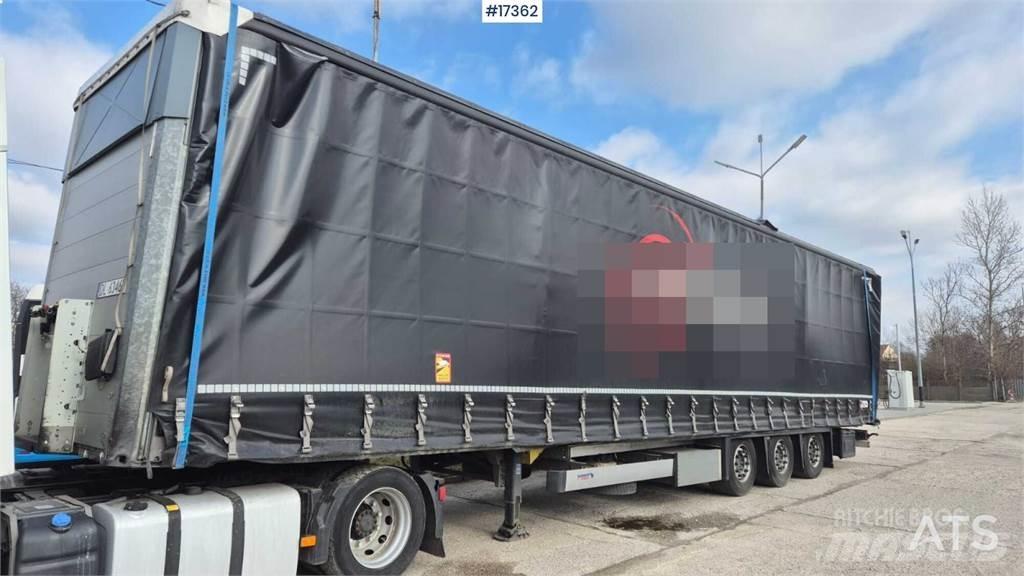 Schmitz Cargobull Semi-trailer med Gardinsider