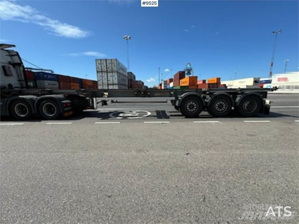 Fruehauf annet Semi-trailer med containerramme