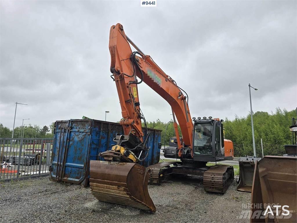 Hitachi ZX 250 LC-3 Gravemaskiner på larvebånd