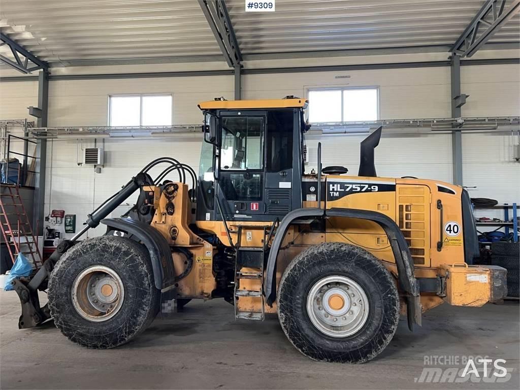 Hyundai HL757TM-9 Bulldozer