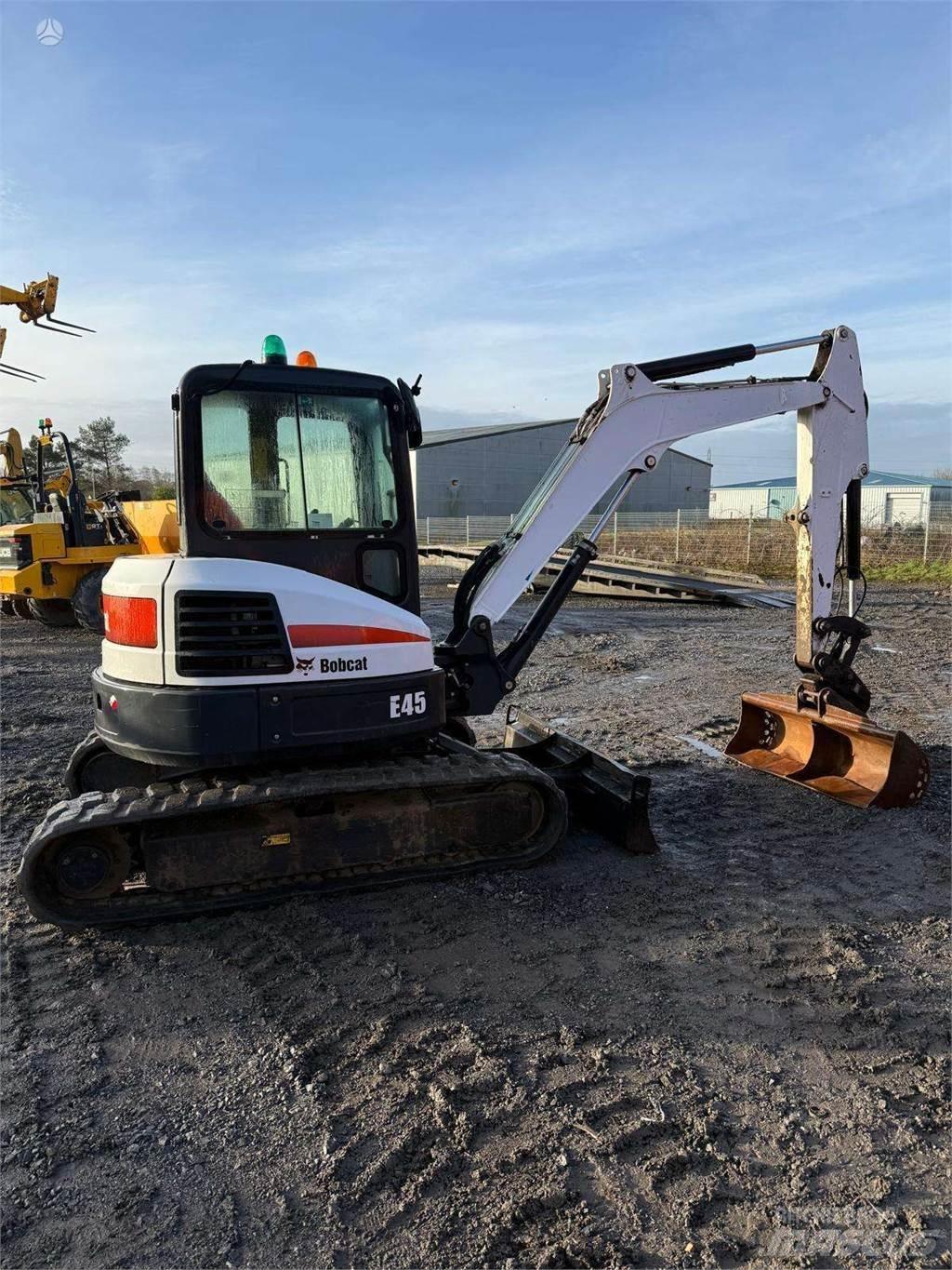 Bobcat E45 Gravemaskiner på larvebånd