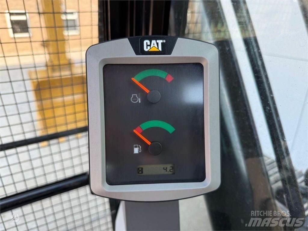 CAT 320D3 Gravemaskiner på larvebånd