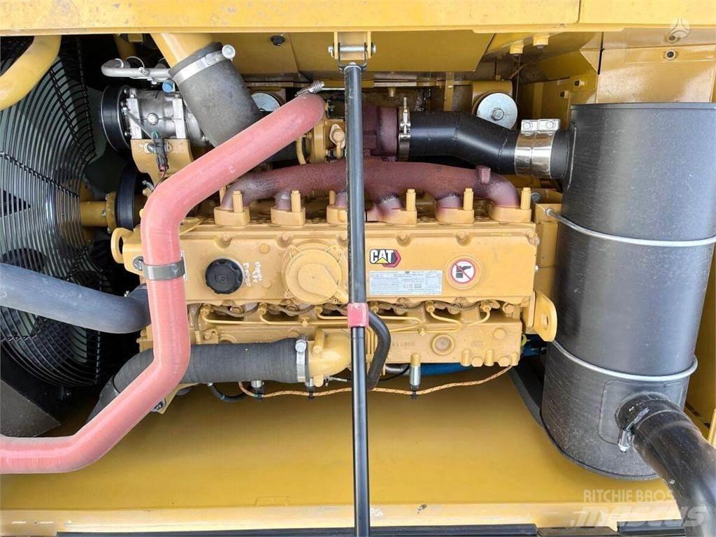CAT 323D3 Gravemaskiner på larvebånd