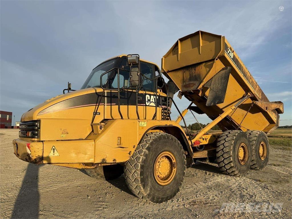 CAT 730 Terrængående lastbiler