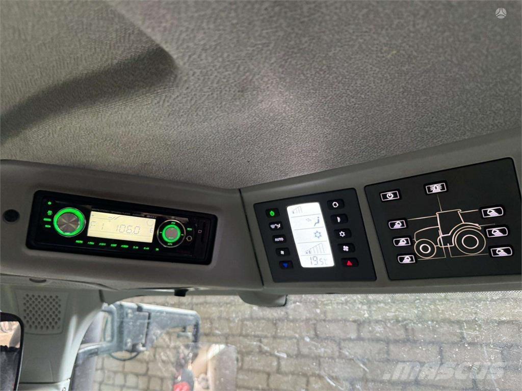 CLAAS Axion 870 Traktorer