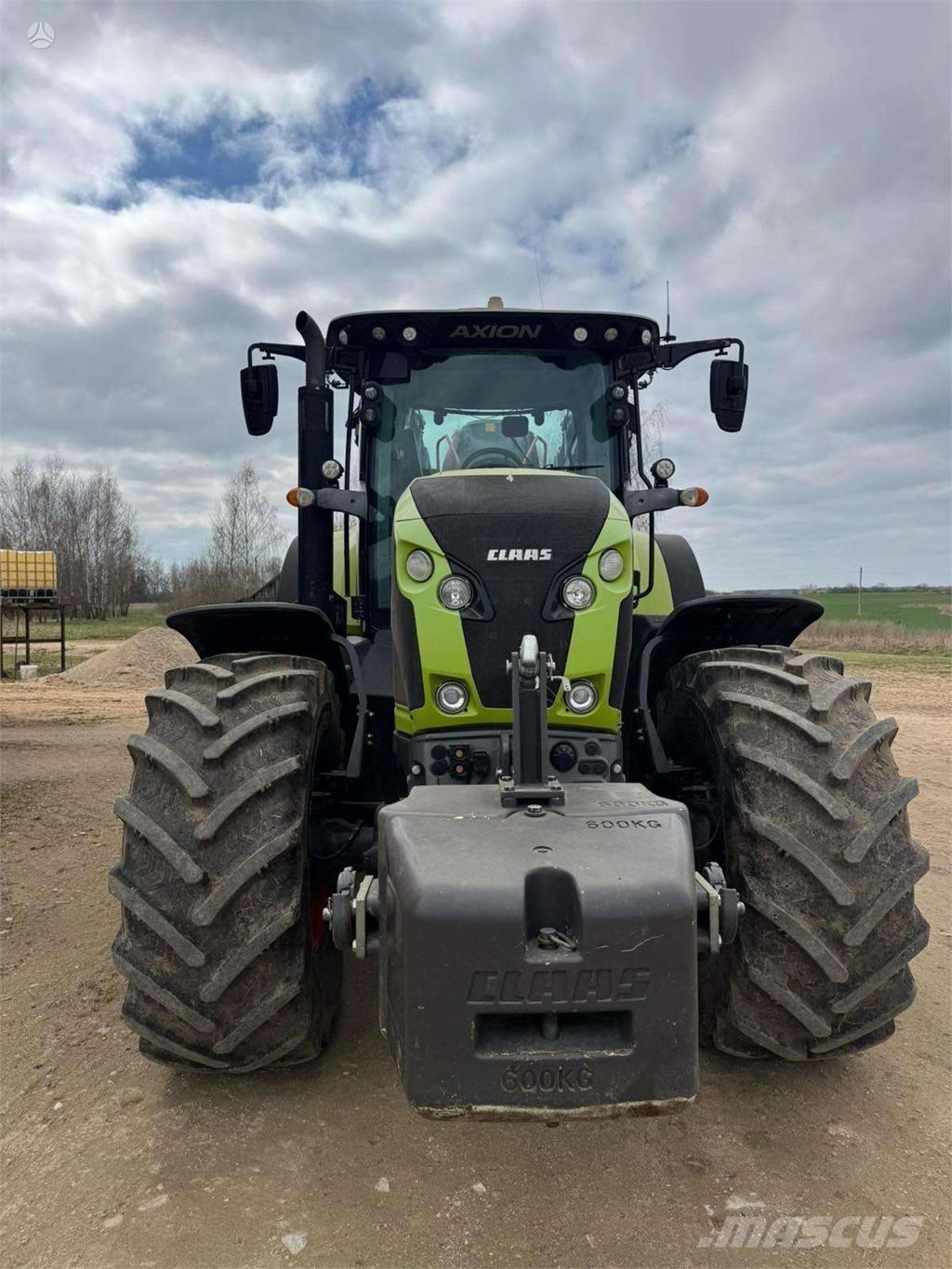 CLAAS Axion 870 Traktorer