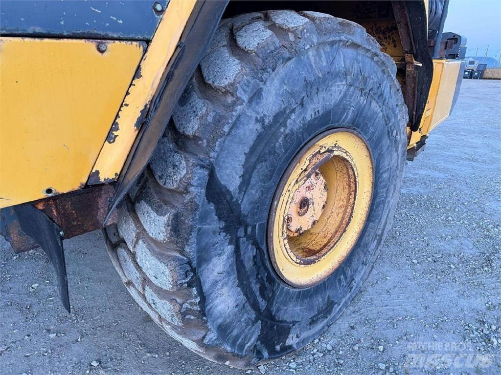 Komatsu HM 400-2 Terrængående lastbiler