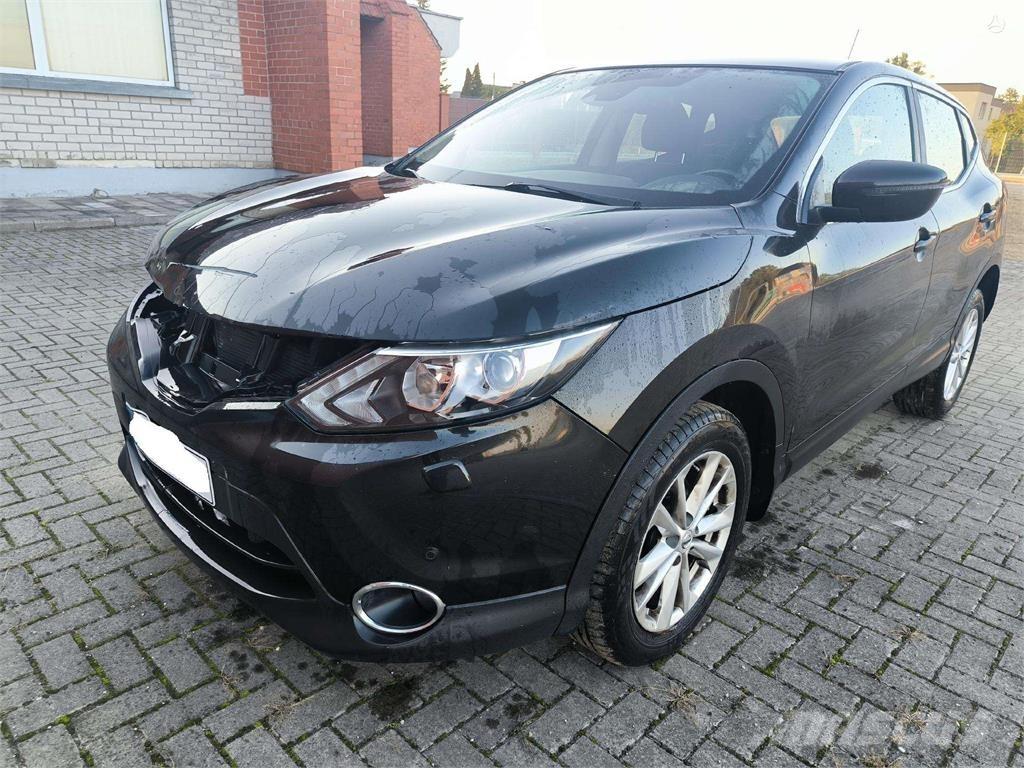 Nissan  Biler