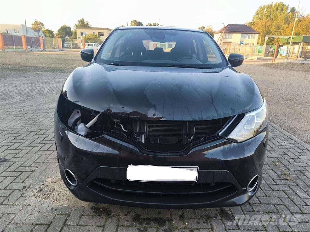 Nissan  Biler