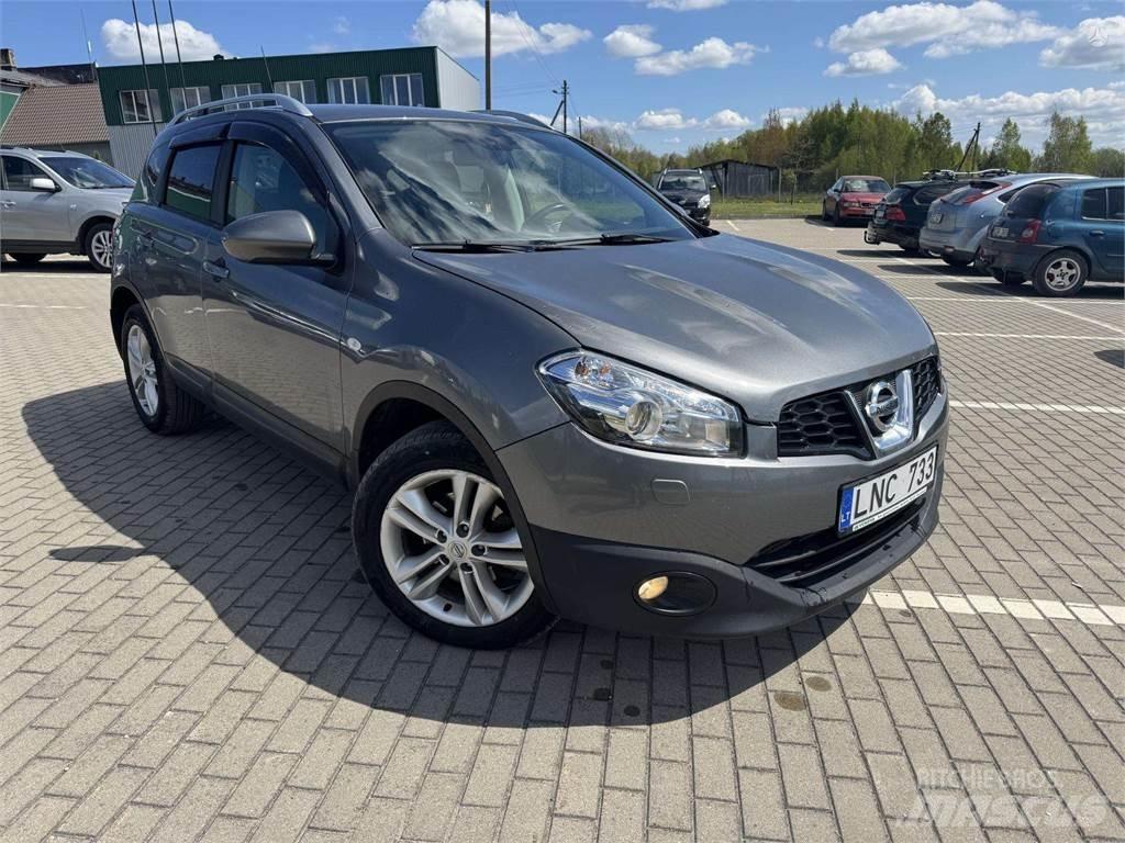 Nissan  Biler
