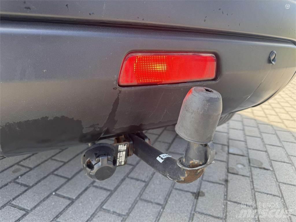 Nissan  Biler