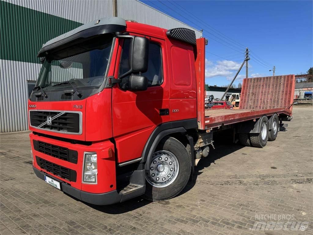 Volvo FM 9 Lastbil med lad/Flatbed