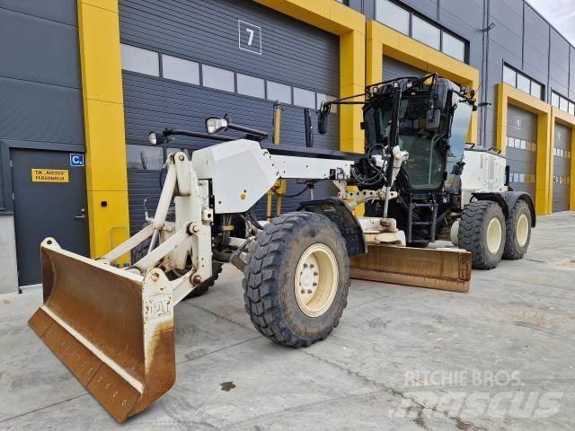 CAT 120AWD Vejhøvle / Gradere